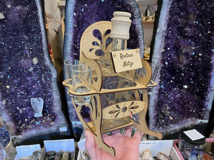 Schaukelstuhl lustiges Geschenk Flasche Rentenabschied
