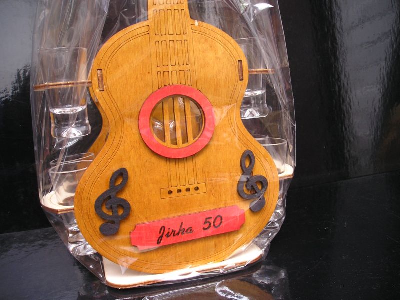 Geschenk für Gitarristen, Geschenk-Gitarre, Geschenkkorb
