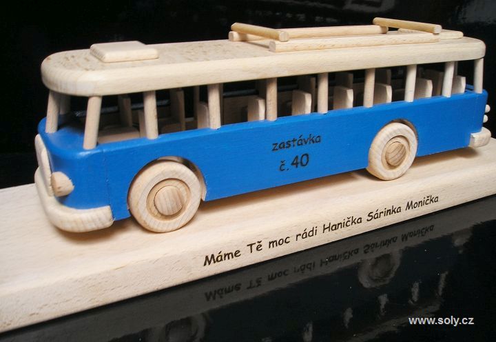 RTO Bus blau Geschenk auf Sockel für MHD-Fahrer