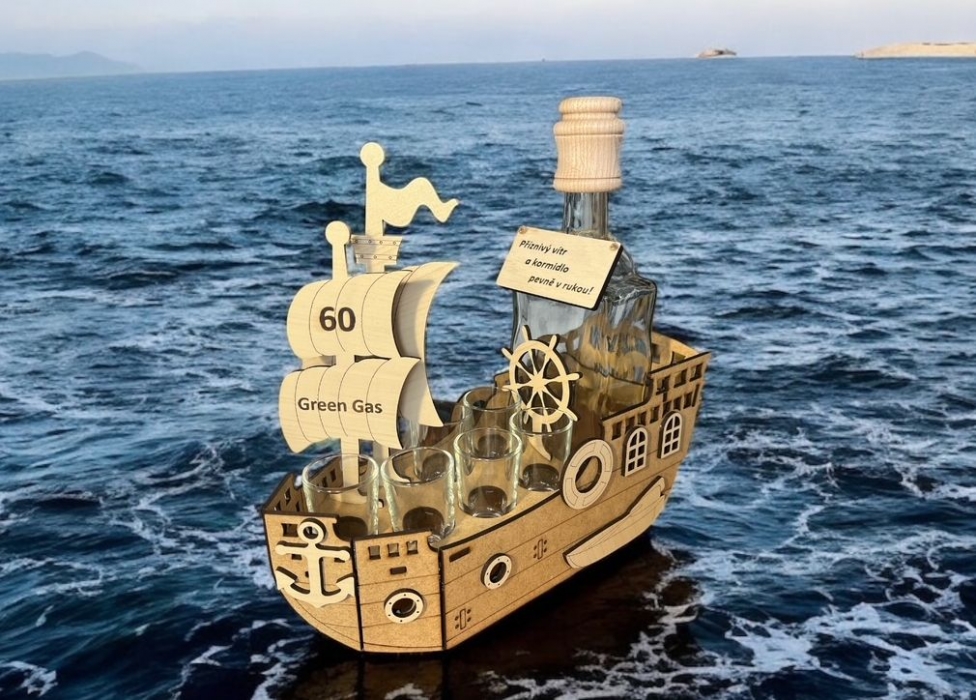 Segelschiff mit Flasche – Geschenk für Seeleute zum Geburtstag