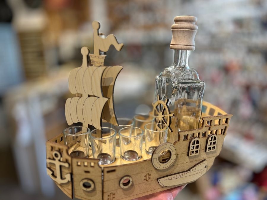 Schiffsmodell mit integrierter Flasche Geschenk für Wassersportler