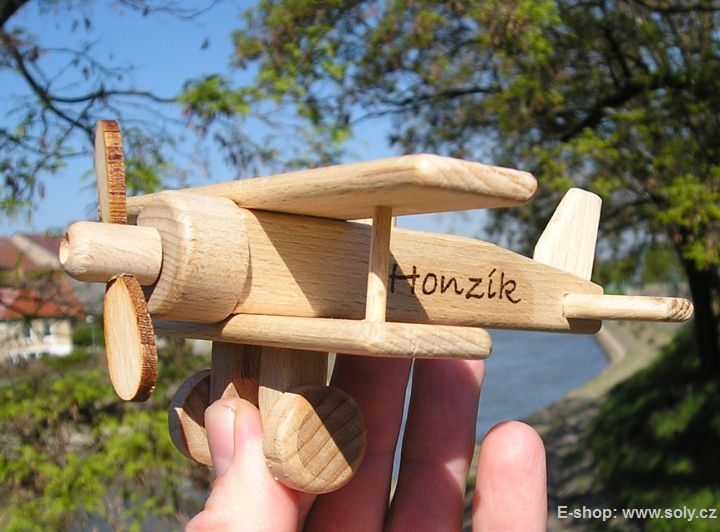 Kinderspielzeugflugzeug handgemachtes Geschenk