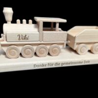 Holz Lokomotive personalisiert Geschenk
