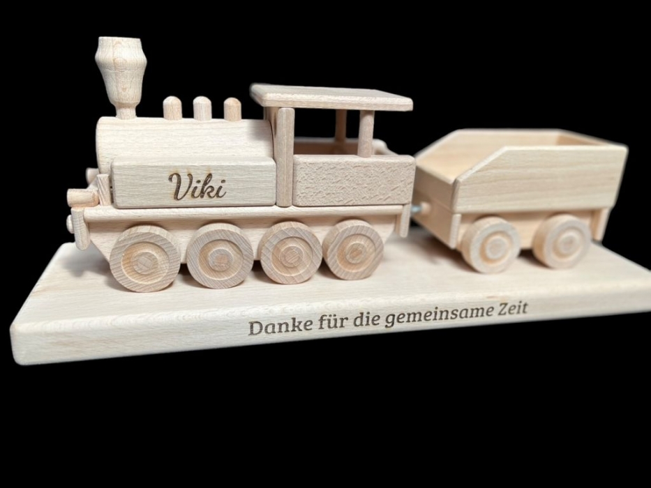 Holz Lokomotive personalisiert Geschenk