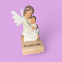 Engel Figur mit Kind in Weiß personalisiert