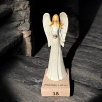 Engel Figur mit Schale auf Holzsockel personalisiert
