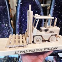 Foxconn Gabelstapler Holzgeschenke und Spielzeug Ruhestand