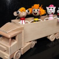 Großer Holz-LKW SPIELZEUG