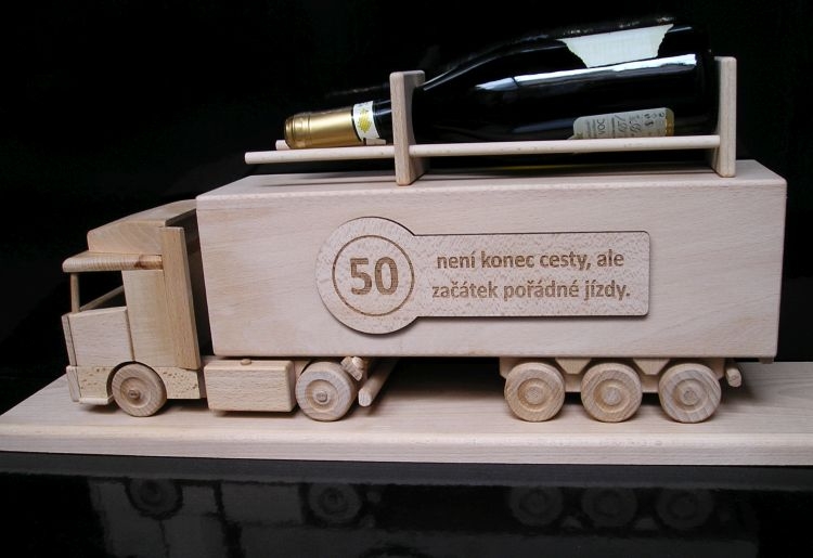 Holz-Truck zum 50. Geburtstag Geschenk für Fahrer