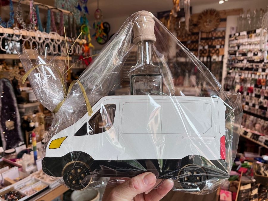 Geschenk für Paketfahrer Lieferwagen mit Flasche