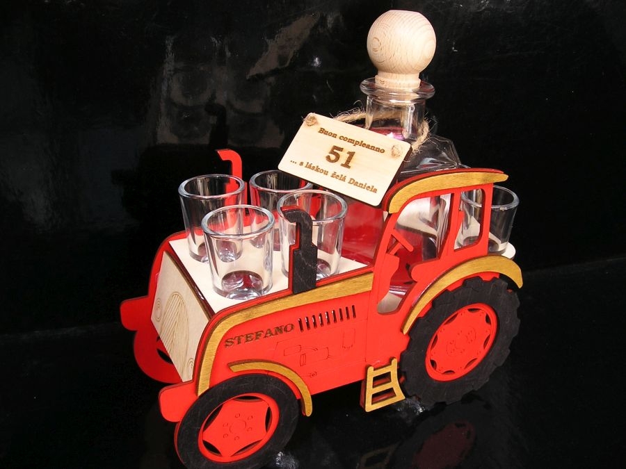Originelles Geschenk für Traktorfahrer Flasche mit Schnapsgläsern roter Traktor