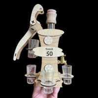 Dekorative Glasflasche mit einem Fassungsvermögen von 0,5 l zum 50. Geburtstag