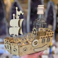 Geschenk für Kapitän, Seemann oder Fan von Schiffen Flasche mit Schnapsgläsern