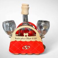 Flasche für Frauen zum Geburtstag im Ständer Thema Handtasche