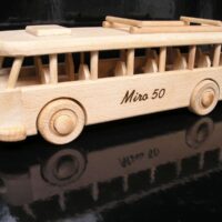 Holzbus Geschenk für Fahrer zum 50.