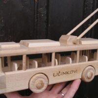 Holzspielzeug O-Bus aus Naturholz für Kinder