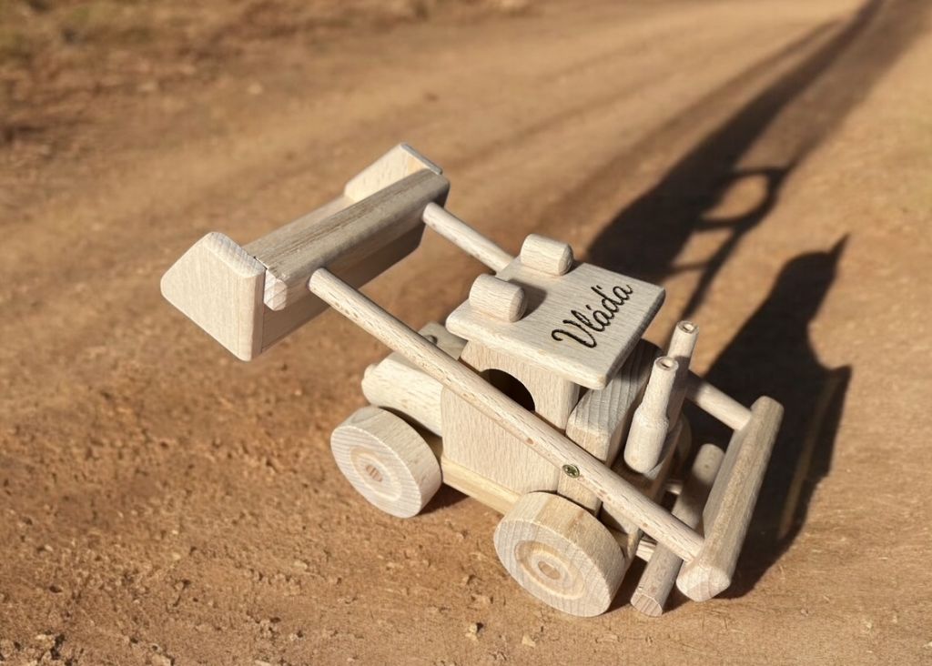 Holzgeschenke und Spielzeug Traktorlader Fahrer