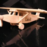 Holz-Geschenkflugzeug Modell auf Holzständer Pilatus für Piloten Spielzeug