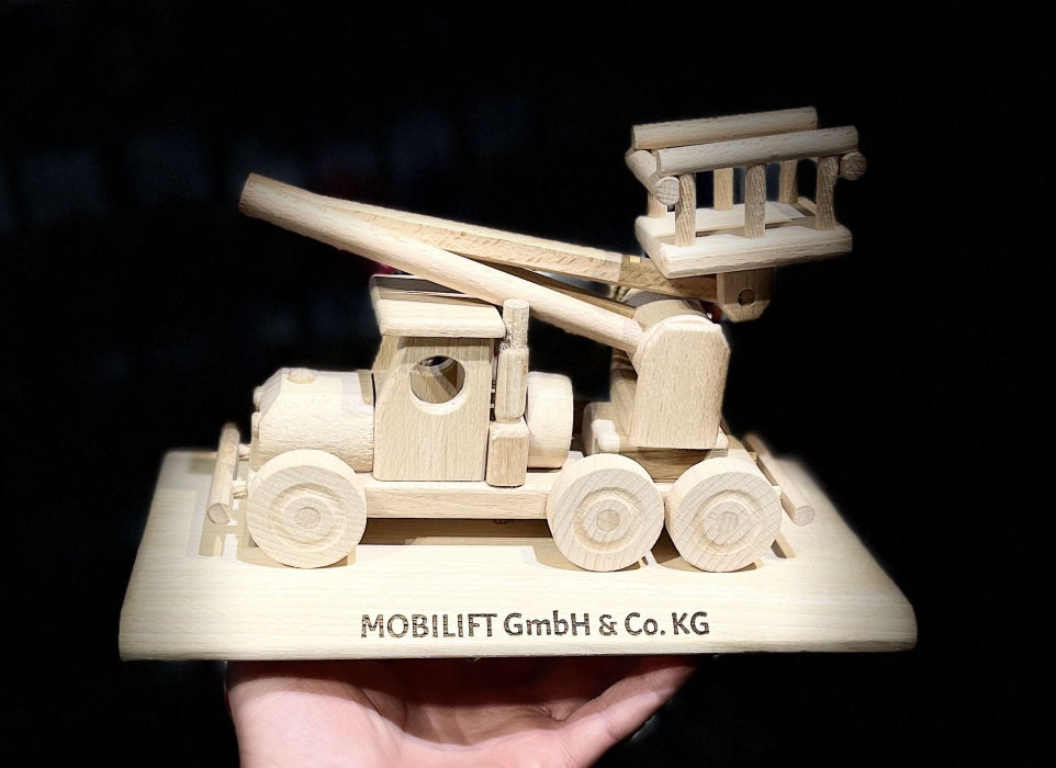Hubarbeitsbühne drehbar Geschenk