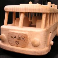 Holzbuss – das ideale Geschenk für Liebhaber des öffentlichen Nahverkehrs