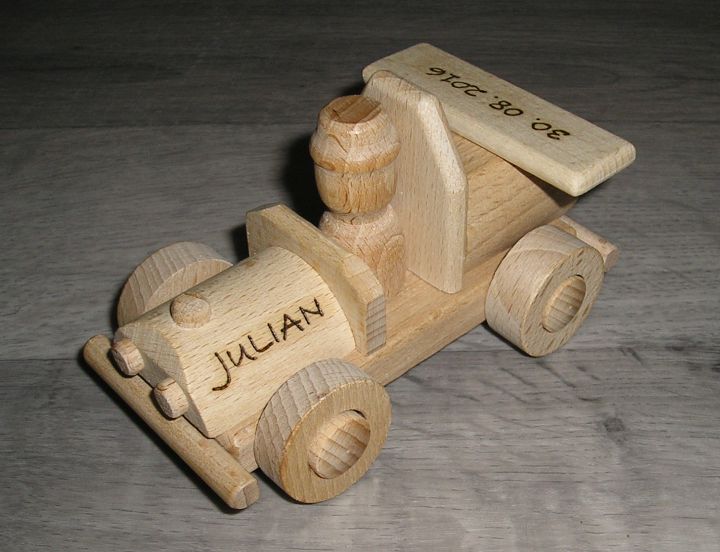 Holzspielzeug Rennauto