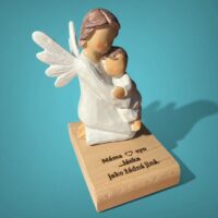 Engel Figur weiß mit Kind mit individueller Personalisierung