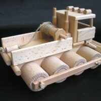 Raupenpflug Holzgeschenke und Spielzeug