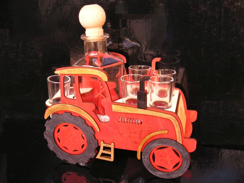 Traktor Geschenk für Traktorfahrer Flasche mit Schnapsgläsern