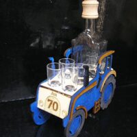 Traktormodell mit Flasche zum 70. Geburtstag