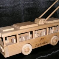 Historisches Trolleybusmodell, handgefertigtes Geschenk für Verkehrsliebhaber