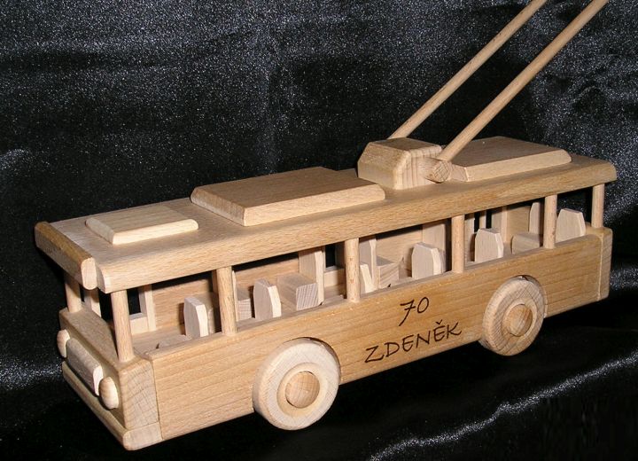 Historisches Trolleybusmodell, handgefertigtes Geschenk für Verkehrsliebhaber