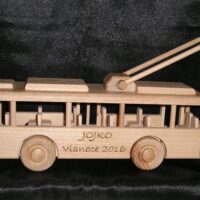 Holzmodell Trolleybus – originelles Geschenk für ÖPNV-Sammler
