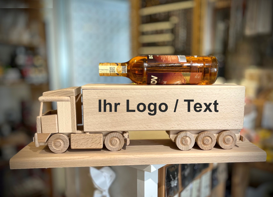 LKW-Modell mit Namensgravur als Geburtstagsgeschenk