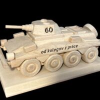 Militärtransporter Puma Geschenk auf Podest