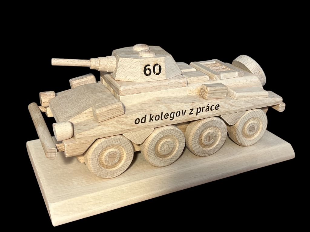 Militärtransporter Puma Geschenk auf Podest