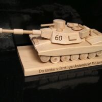Holzgeschenk auf Figur Militärgeschenk