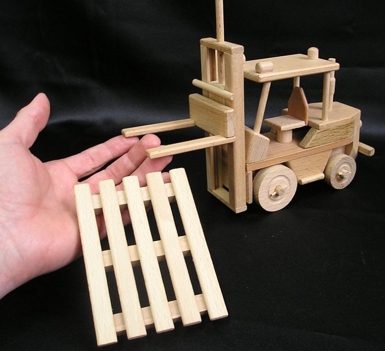 Holz-Gabelstapler originelles Geschenk für Lageristen