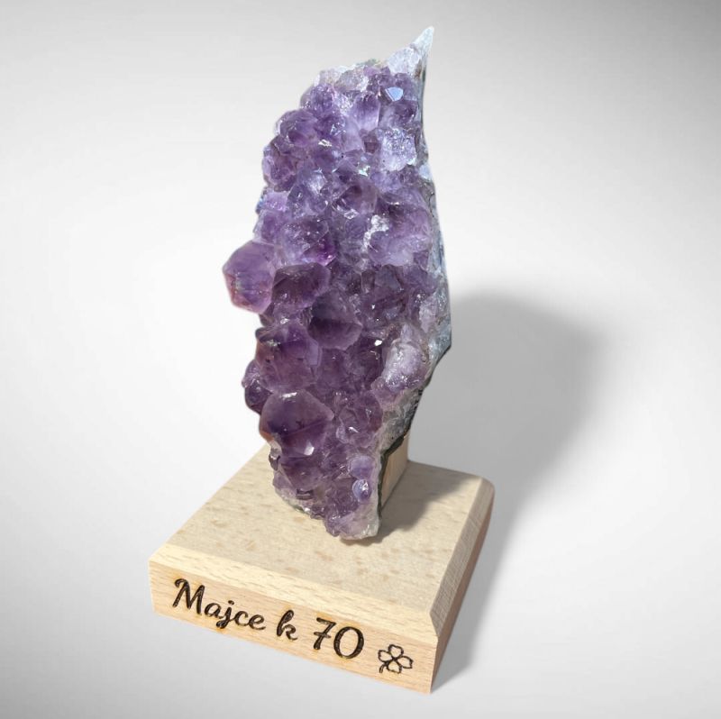 Amethystdruse mit Personalisierung auf Holzständer