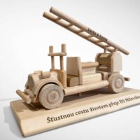 Feuerwehr geschenk holzmodell feuerwehrauto mit namensgravur