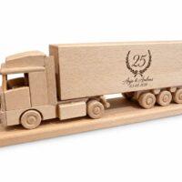 Holz-LKW mit Gravur – Geschenk für LKW-Fahrer